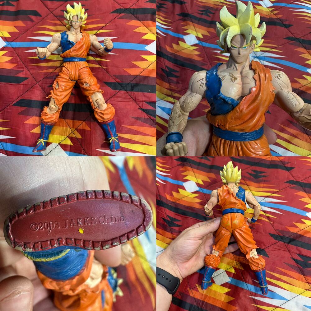 Vintage Dragon Ball Z Movie Collection Battle Damaged SS Goku 10" Figure JAKKS